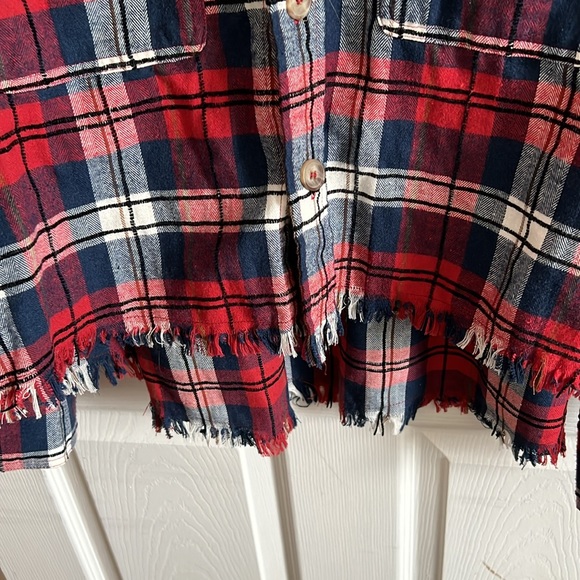 Plaid Cropped Button Up - Picture 2 of 4